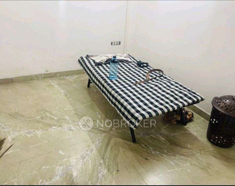 Single Room for Male In 1 BHK  In Roop Nagar