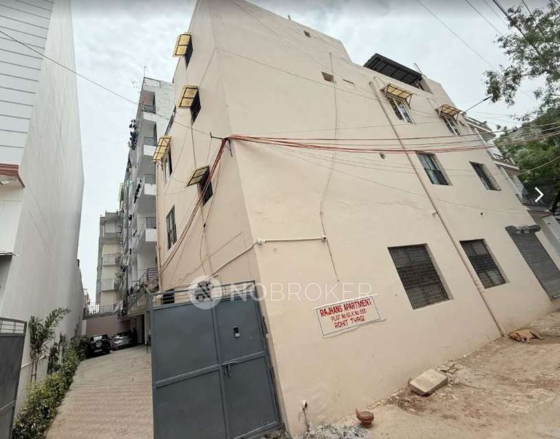 2 BHK Flat In Rajhans Aparment  For Sale  In Mehrauli