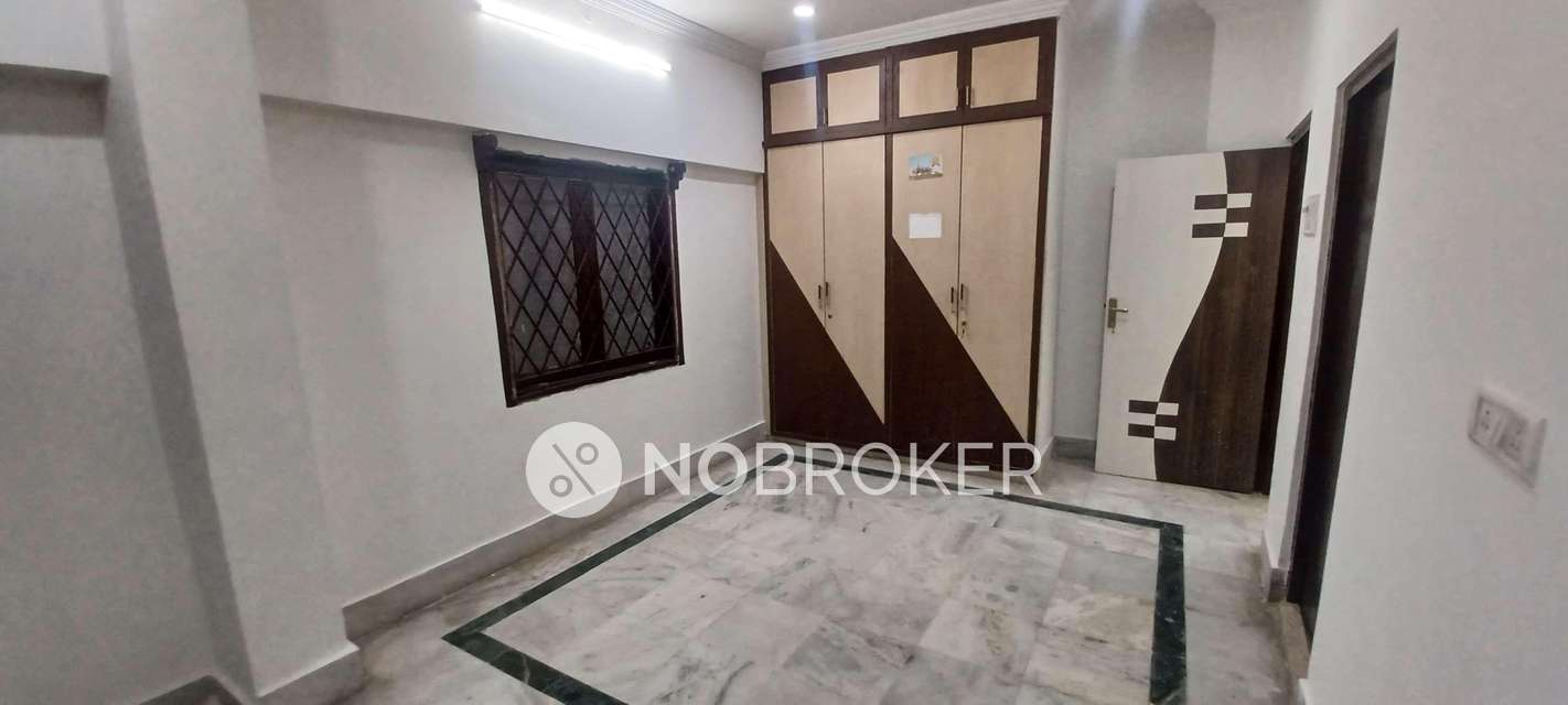 4+ BHK Flat In Mahalaxmi Apartments, Bowenpally For Sale  In Bowenpally