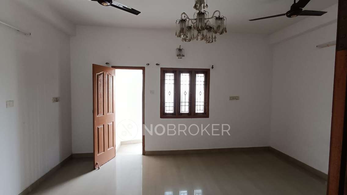 2 BHK Flat In Shanthi Niwas, Selaiyur, Chennai, Tamil Nadu For Sale  In 32