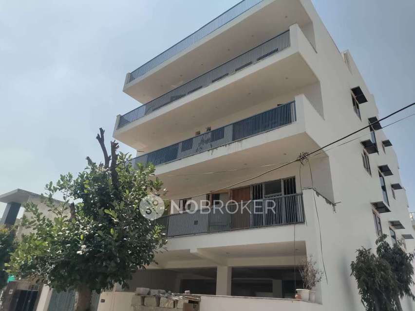 4 BHK Flat In Sb for Rent  In Sector 9