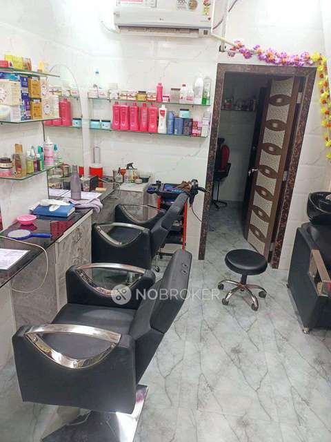 Shop in Kandivali West, Mumbai for sale 
