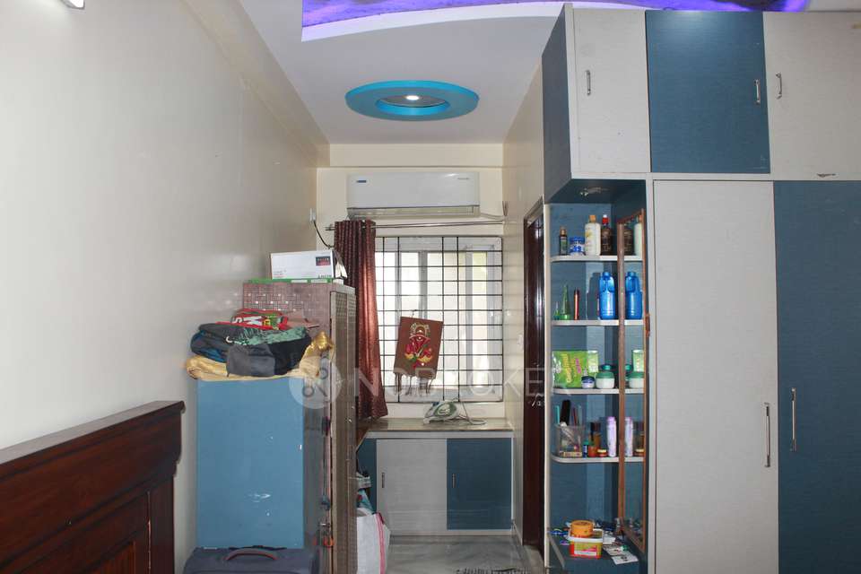 2 BHK Flat In Sai Dhruva Nivas For Sale  In Mallapur