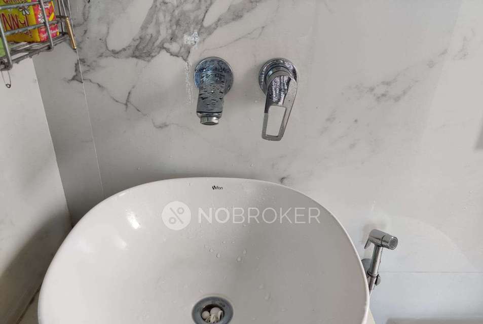 2 BHK Flat In Trafalgar Tower, Ghatkopar East For Sale  In Ghatkopar East