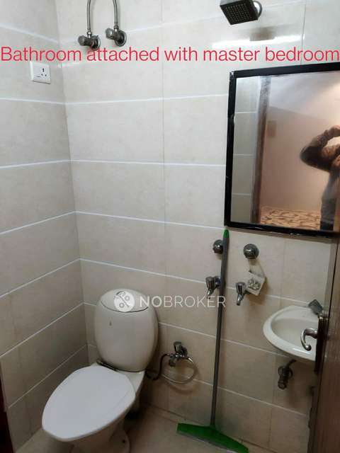 2 BHK Flat In Standalone Building  For Sale  In Safdarjung Enclave