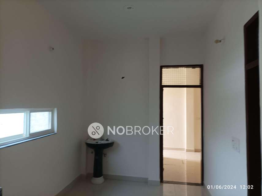 3 BHK Flat In Standalone Building  For Sale  In Bhondsi