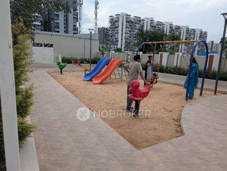 2 BHK Flat In Swastik Twin Tower for Rent  In Charholi Budruk