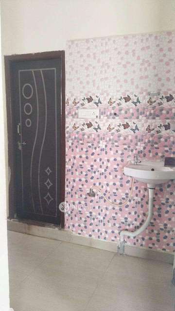 2 BHK Flat In Jbs Building For Sale  In Chiryala Village