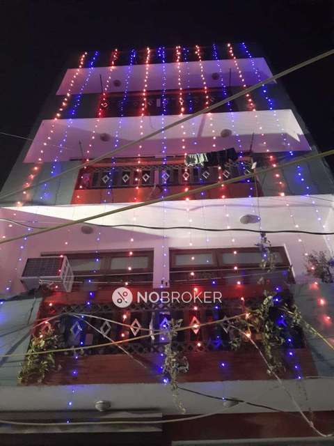 Shop in Dwarka Mor,, Delhi for sale 
