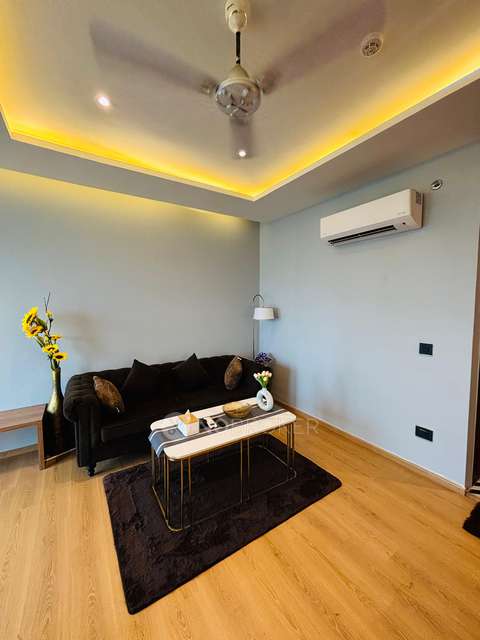 1 BHK Flat In Galaxy Blue Saphire Plaza, Sector 4 For Sale  In Sector 4