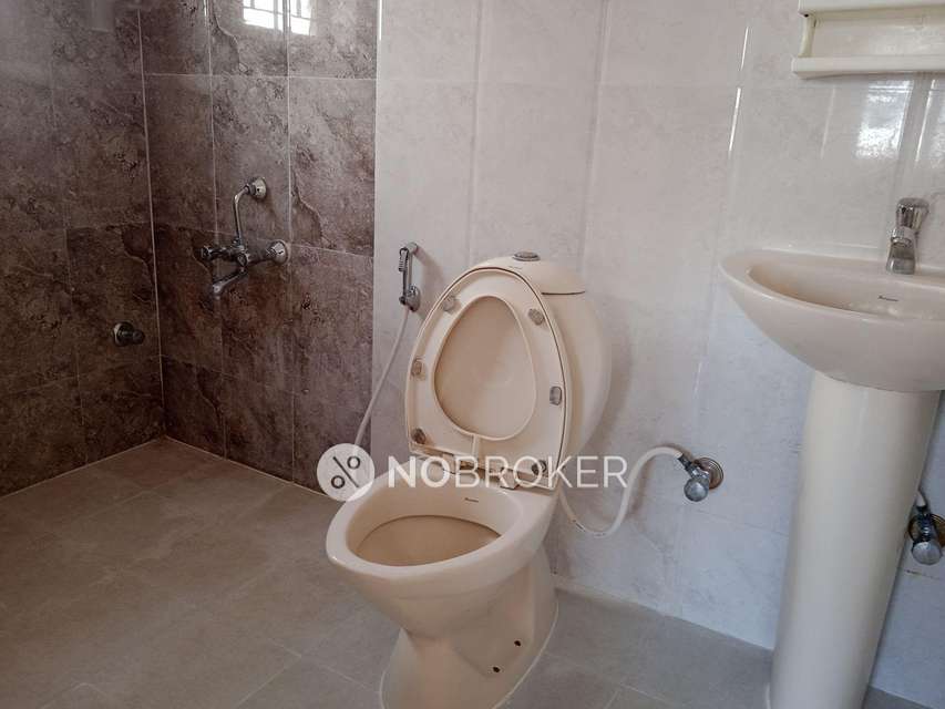 3 BHK Flat In Sraddha Lake Front For Sale  In K R Puram