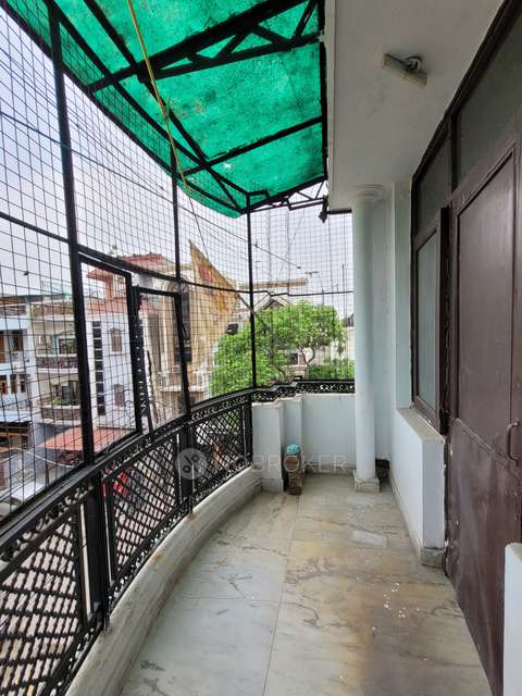 2 BHK Flat In Appartments For Sale  In Kaushambi