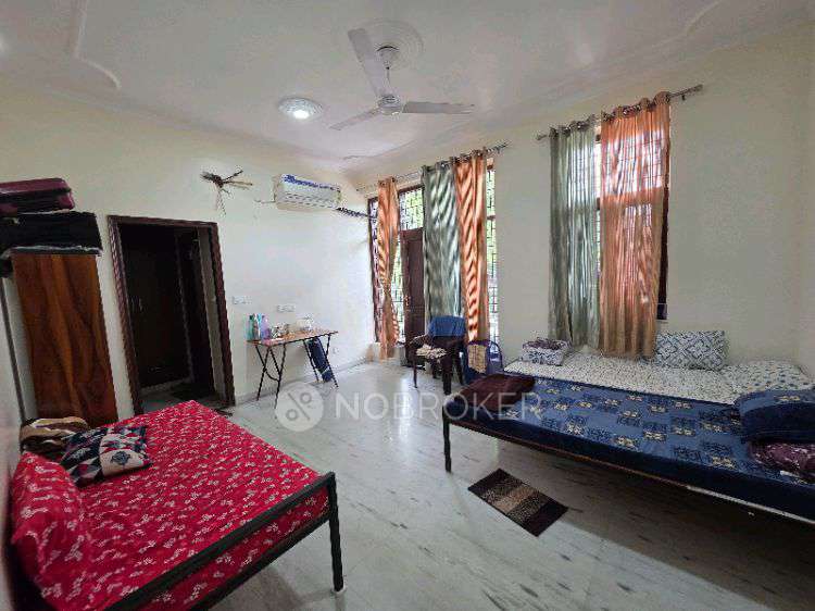 PG for Girls in Block B, Delta I