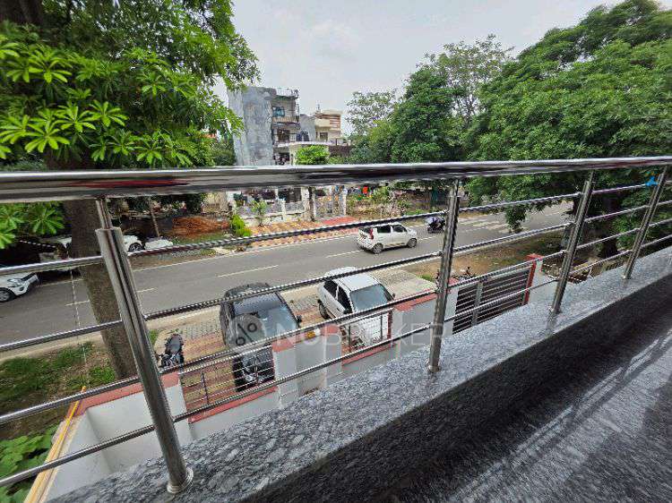 PG for Girls in Block B, Delta I