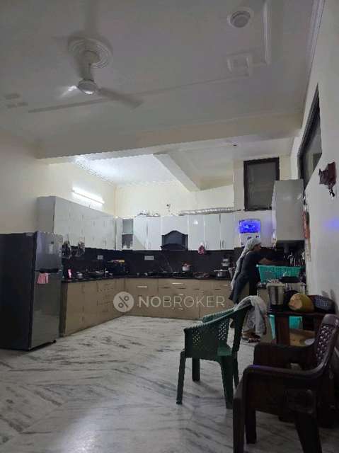 PG for Girls in Block B, Delta I