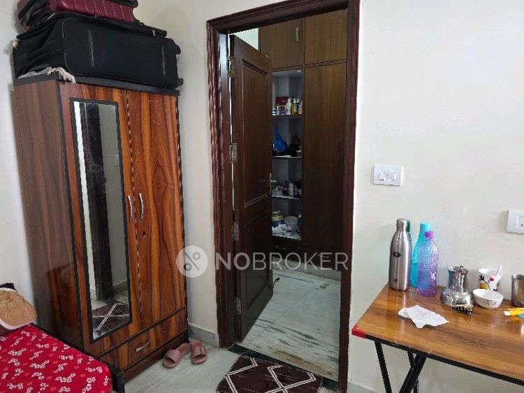 PG for Girls in Block B, Delta I