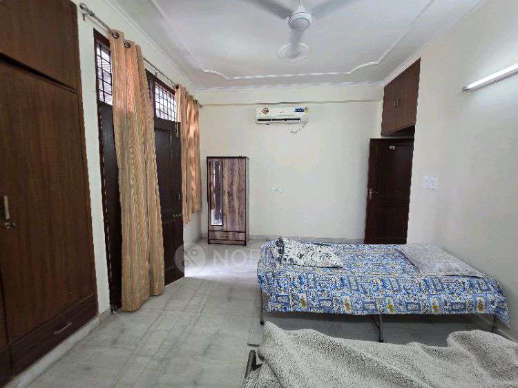 PG for Girls in Block B, Delta I