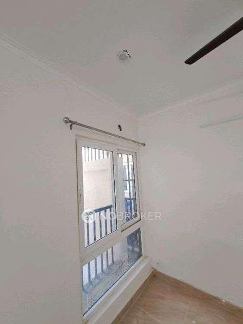 2 BHK Flat In Gaur Yamuna City For Sale  In Sector 19