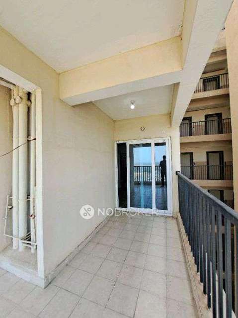 2 BHK Flat In Gaur Yamuna City For Sale  In Sector 19