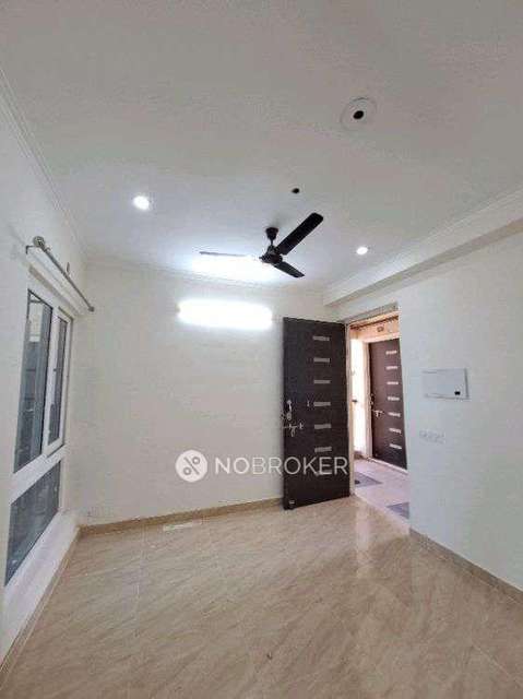 2 BHK Flat In Gaur Yamuna City For Sale  In Sector 19