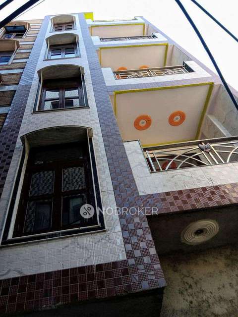 4+ BHK Flat For Sale  In Burari
