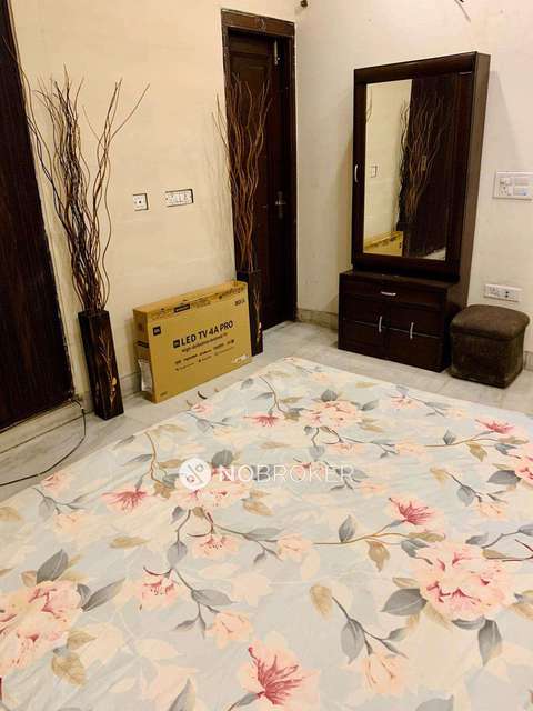 3 BHK Flat In Hargovind Enclave For Sale  In Anand Vihar