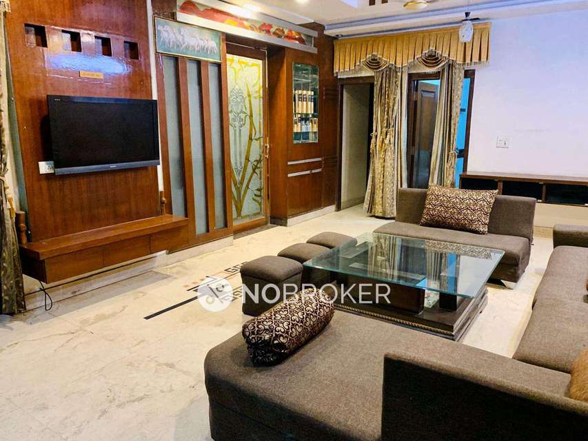 3 BHK Flat In Hargovind Enclave For Sale  In Anand Vihar