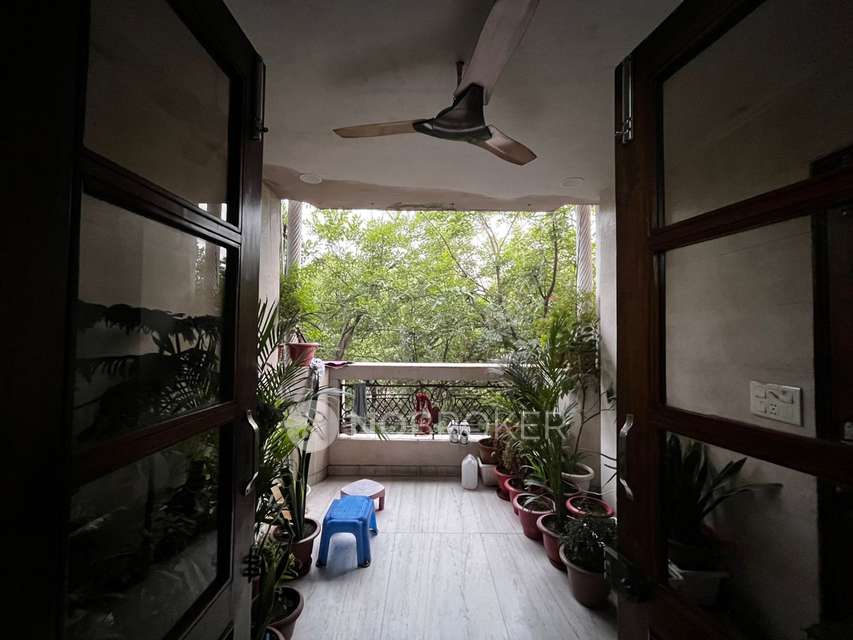 2 BHK Flat In Jangpura Extension For Sale  In Jangpura Extension, Jangpura