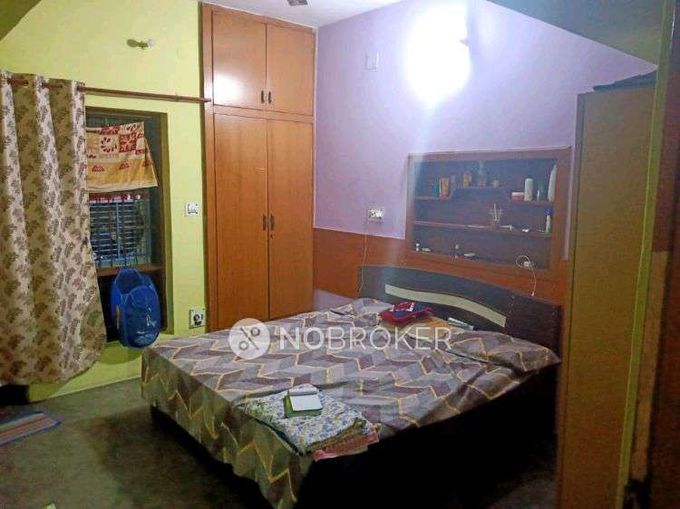 1 BHK Flat In Standalone Building  for Rent  In Sector 10a