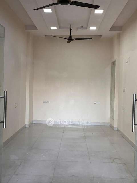 Shop in Cloud 9 Towers, Ghaziabad for sale 