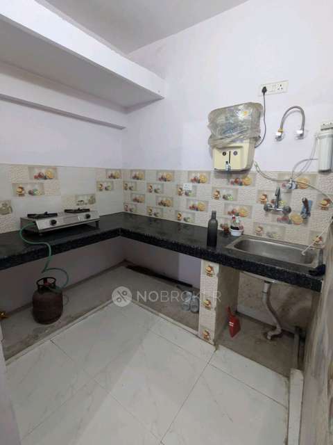 4 BHK Flat In Ishan Apartment For Sale  In Vaishali Sector - 6, Vaishali