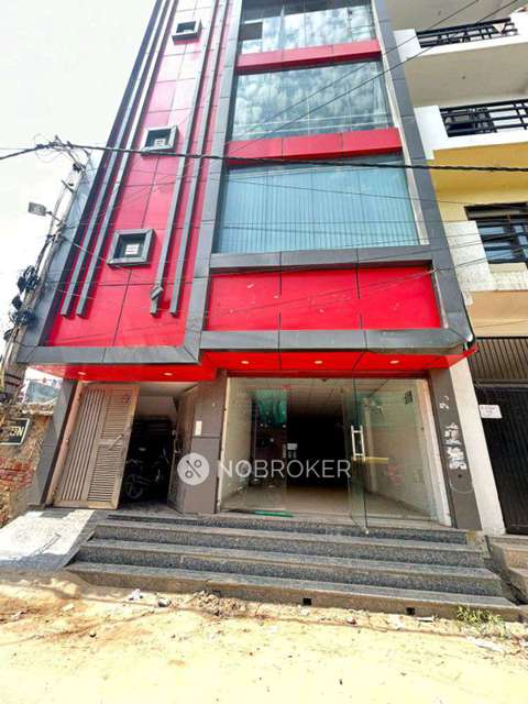 Shop in Qutub Vihar, Delhi for sale 