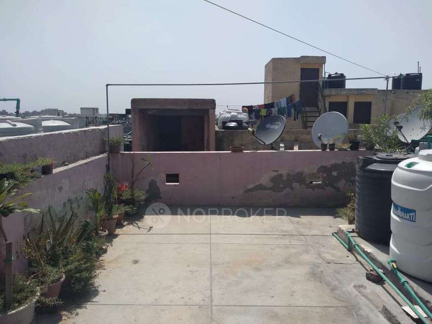 1 BHK Flat In Apartment For Sale  In Dwarka