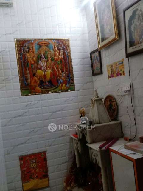 3 BHK Flat In Standalone Building  For Sale  In 32, Jitar Nagar, Krishna Nagar, Delhi, 110051, India