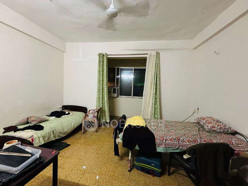 2 BHK Flat In Lilaram Chsl, Chuim, Dandpada, Khar Road West for Rent  In Khar West