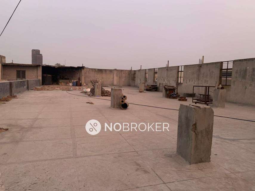 Godown/Warehouse in Jahangirpuri, Delhi for sale 
