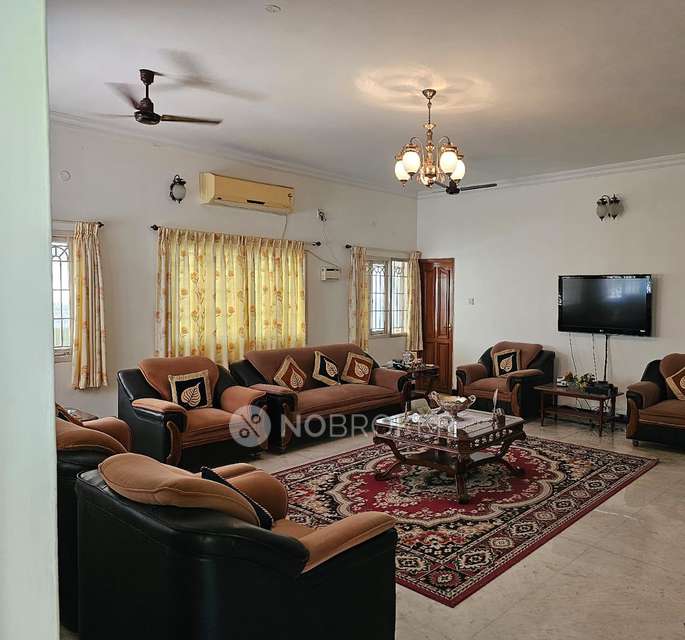 4+ BHK Flat For Sale  In Adyar