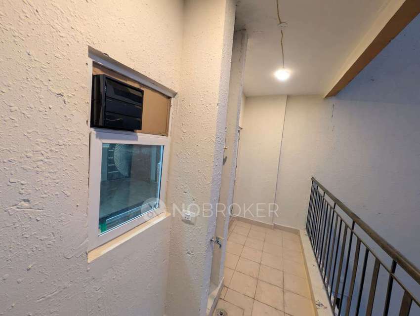 2 BHK Flat In Amrapali Tropical Garden for Rent  In Sector - 106