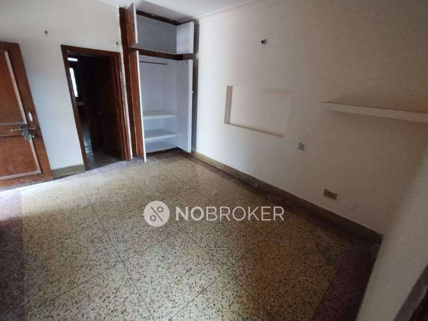 3 BHK Flat for Rent  In 105