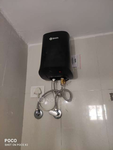 Shared Room for Female In 1 BHK  In Swarajya Heights, Unnat Nagar In Unnat Nagar