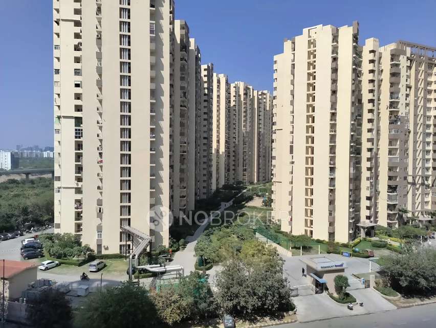 Single Room for Male In 2 BHK  In Paramount Floraville In Sector137
