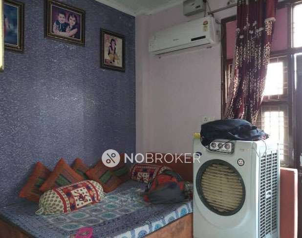 2 BHK Flat In Standalone Building  For Sale  In Shahdara