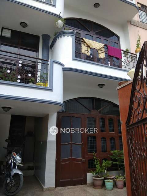 1 BHK Flat In Standalone Building  for Rent  In Sector 46