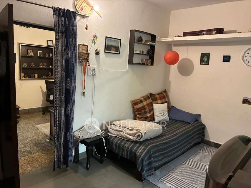 1 BHK House for Rent  In Chittaranjan Park