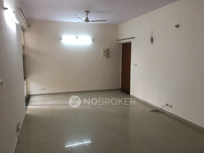 Omaxe Heights Sector 86 Rent WITHOUT BROKERAGE Semifurnished 2 BHK