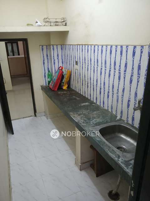 2 BHK Flat In Paramount Heights For Sale  In Tolichowki