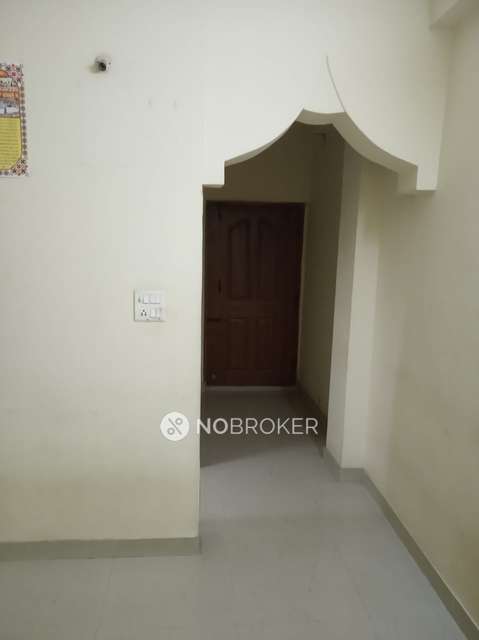 2 BHK Flat In Paramount Heights For Sale  In Tolichowki