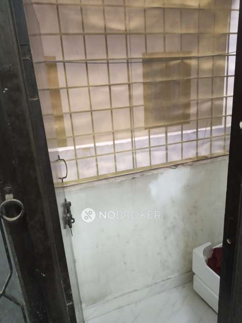 2 BHK Flat In Paramount Heights For Sale  In Tolichowki