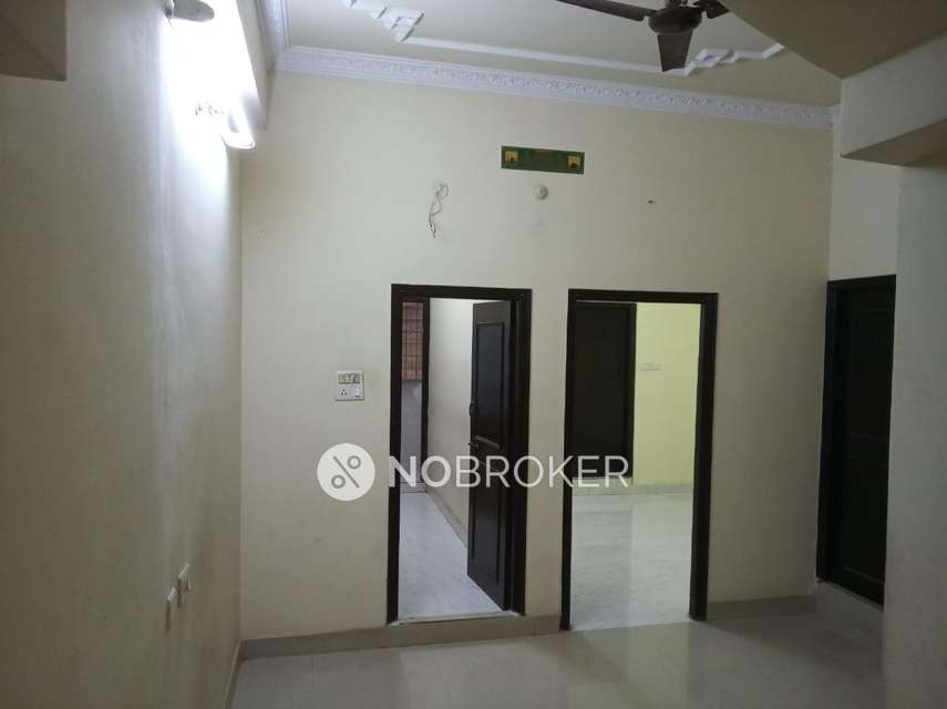 2 BHK Flat In Paramount Heights For Sale  In Tolichowki