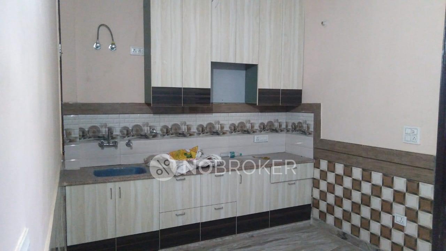 Standalone building Shalimar Bagh Rent WITHOUT BROKERAGE Unfurnished 1 BHK Rental Flat in
